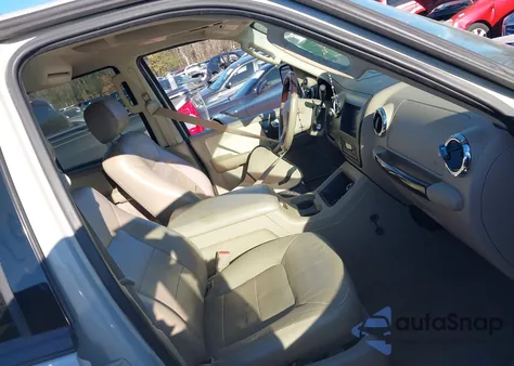 2006 Ford Expedition Limited z USA, uszkodzony, nr VIN 1FMPU19556LA55666